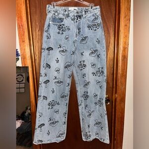 Mushroom print light toned jeans🍄